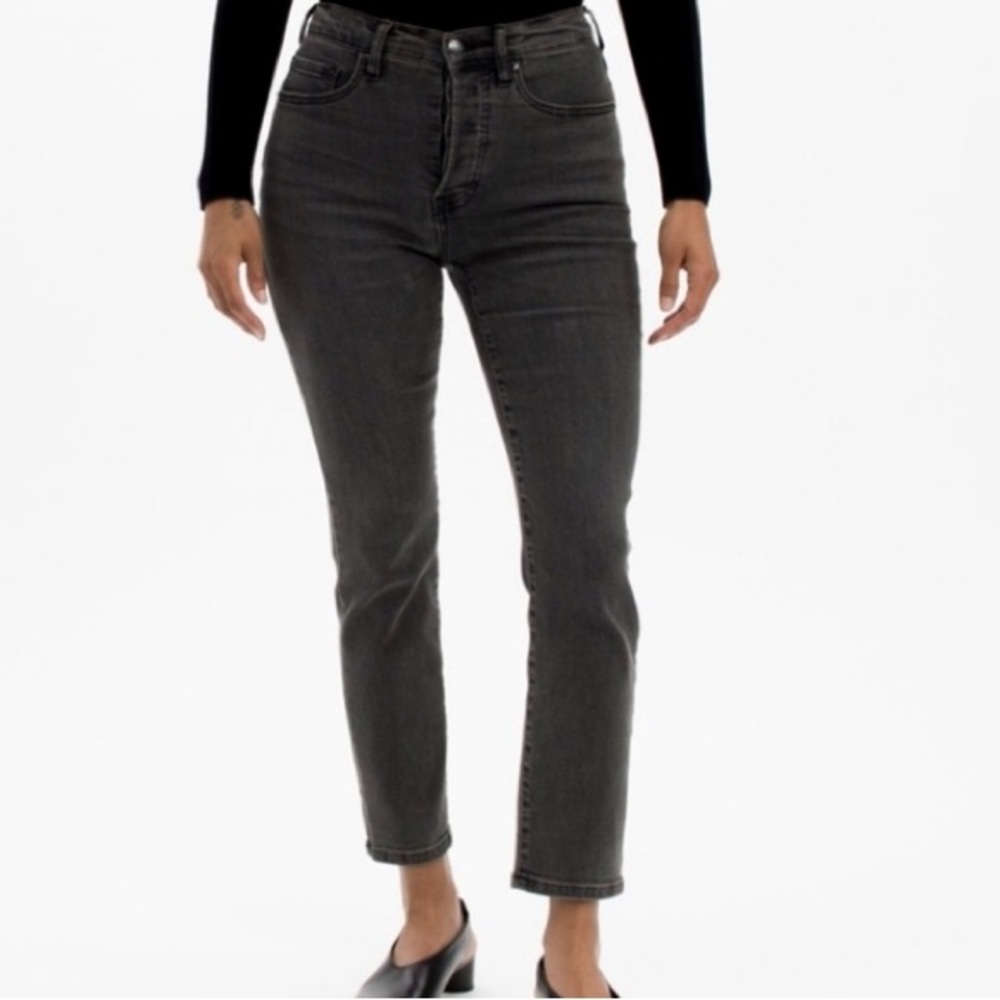 Everlane High Rise Slim Straight Jean